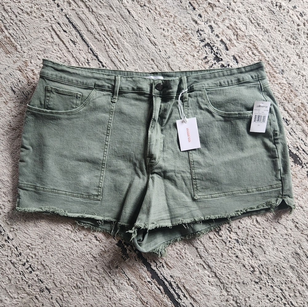 Good American Raw Hem Cut Off Shorts